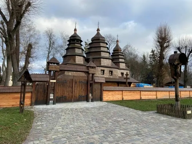 Львів’ян запрошують на нічні феєричні екскурсії «Забави на Петра»