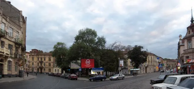 Ситуація на дорогах Львова: ДТП біля площі Івана Франка