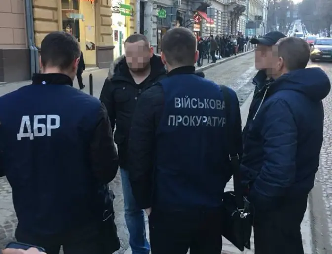 У Львові СБУ викрила на хабарі посадовця міграційної служби. Фото