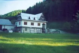 Орендувати будинок у горах дешевше, ніж на узбережжі моря
