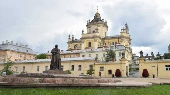 Богослужіння на Вербну неділю у Львові. Розклад