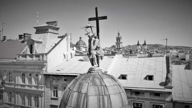 У Варшаві виставили скульптуру Христа з каплиці Боїмів у Львові