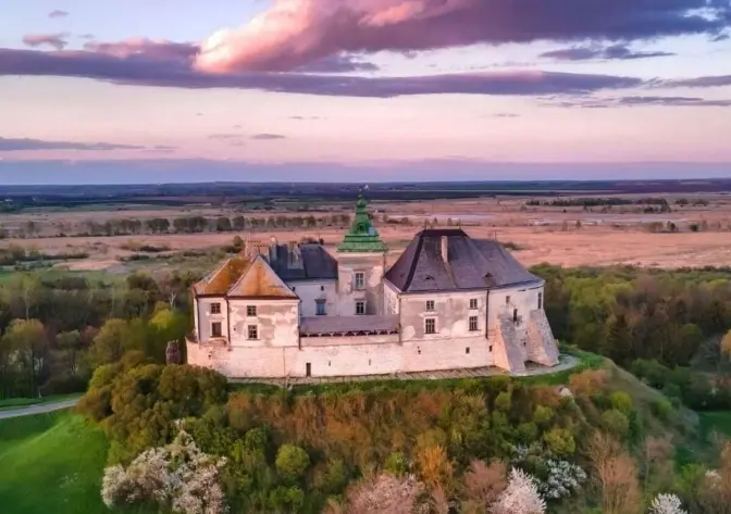 Олеський замок на Львівщині відкрили для відвідувачів. Графік та вартість