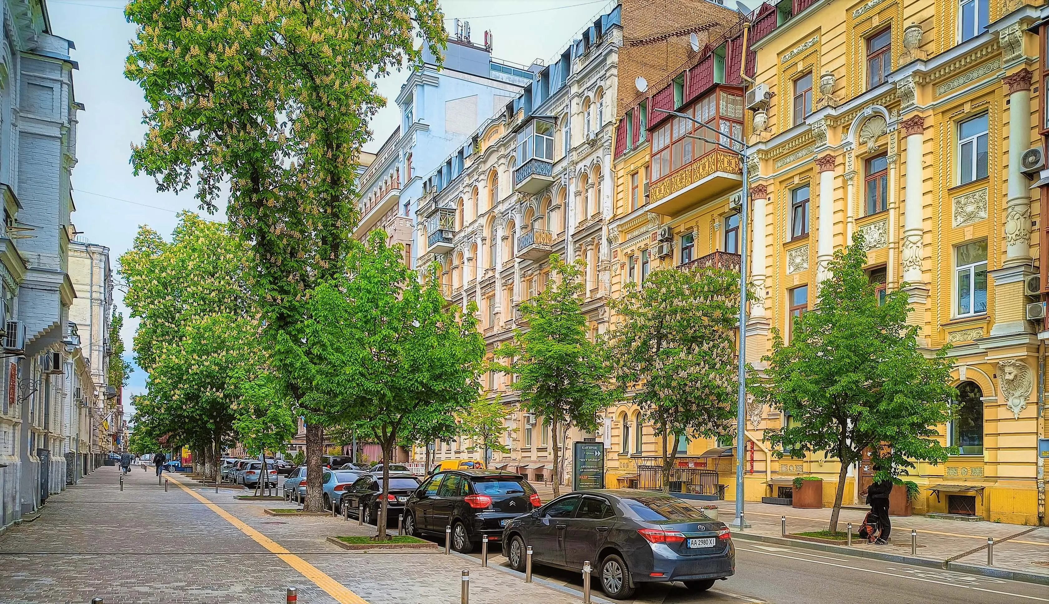 Шлях, що веде в минуле. Яку історію приховують будинки перейменованої вулиці Пушкінської в центрі Києва