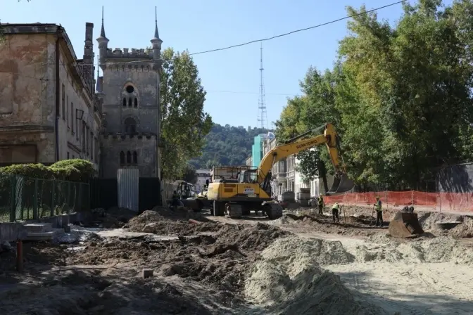 Частину вулиці Богдана Хмельницького у Львові планують відкрити для проїзду до кінця вересня