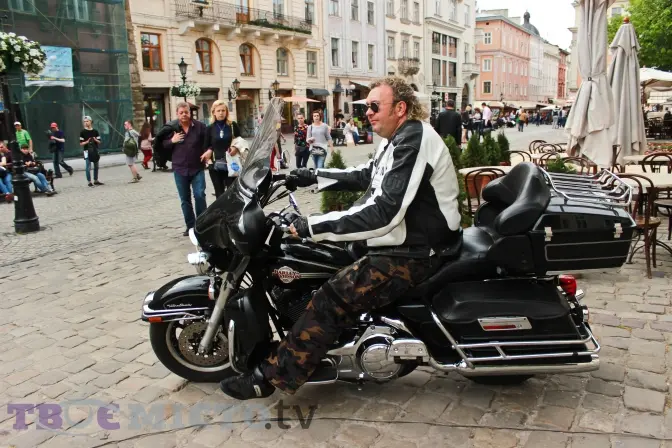 Львів’яни та їх транспорт: легендарний Harley Davidson