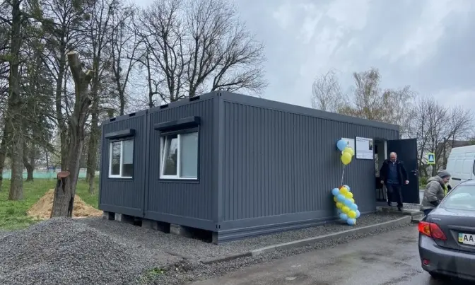 На Київщині відкрили перший модульний фельдшерський пункт замість зруйнованого окупантами
