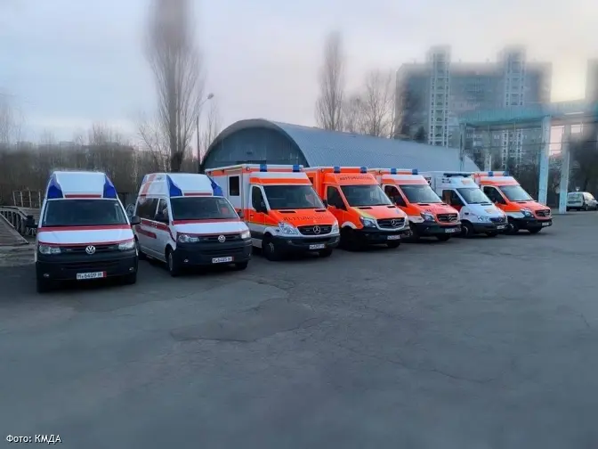 Мерія німецького Мюнхена подарувала Києву 12 реанімобілів. Сім вже прибули