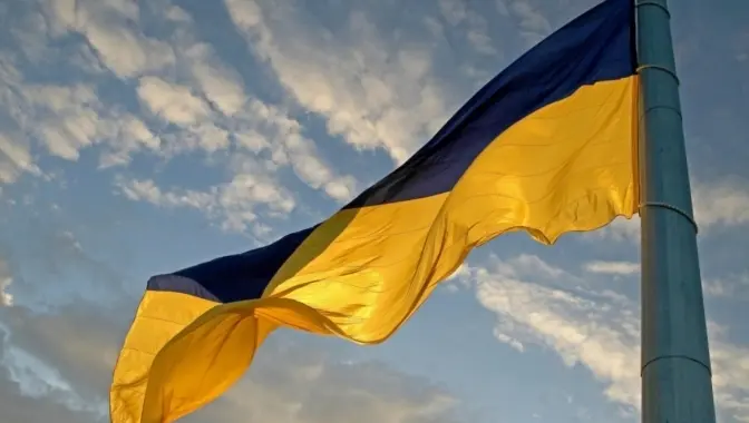 Сьогодні в Україні вшановують пам'ять загиблих захисників незалежності та суверенітету країни