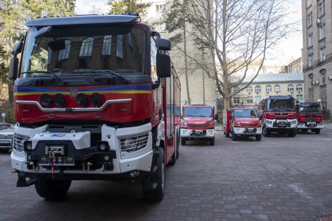 Лейпциг передав Києву 5 сучасних пожежних автомобілів