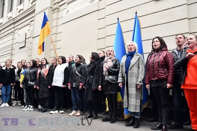 Хор імені Григорія Верьовки заспівав гімн у Львові. Фото, відео