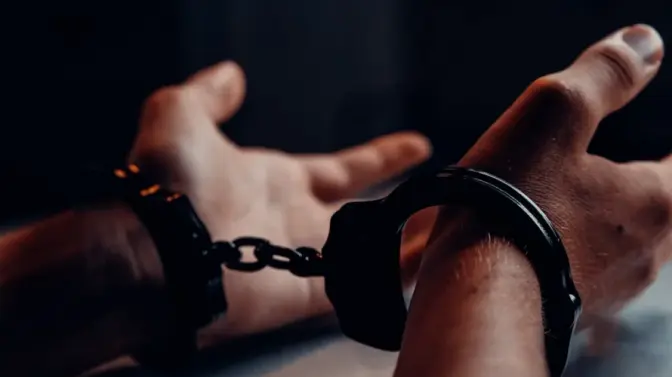 У Львівській області чоловіка засудили до 5 років ув’язнення за побиття військового