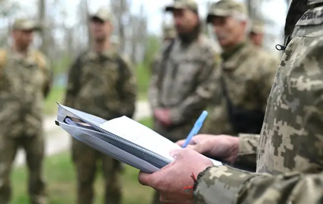 В ТЦК прокоментували випадок з нібито «мобілізацією кур’єра» на Сихові
