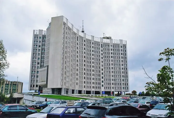 У львівській податковій відремонтують паркінг та підвали