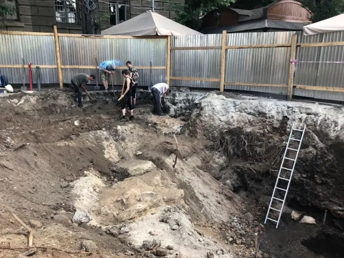 Залишки фундаментів костелу Воздвиження Чесного Хреста у центрі Львова законсервують