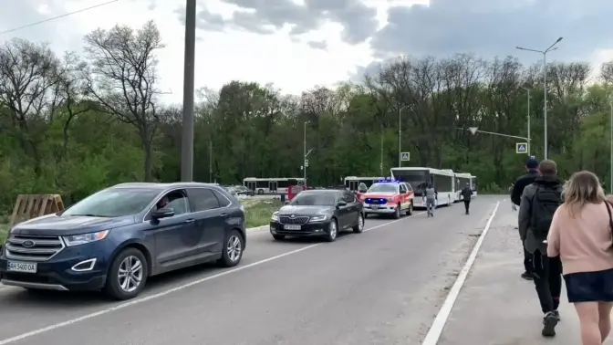 У Запоріжжя прибули перші евакуйовані з «Азовсталі»