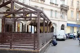 Літні майданчики у Львові облаштовують з порушенням
