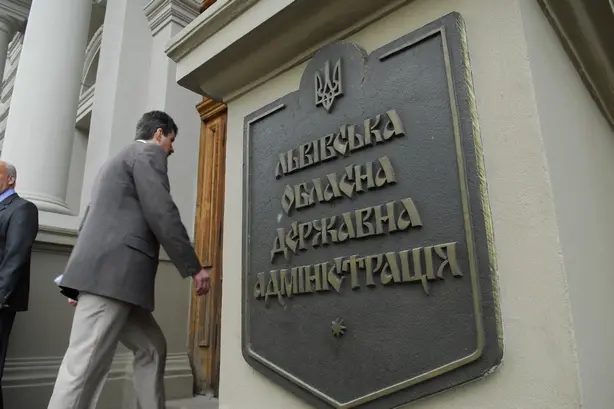 Вибори, війна чи політика: чому Порошенко призначив "тимчасового" голову ЛОДА