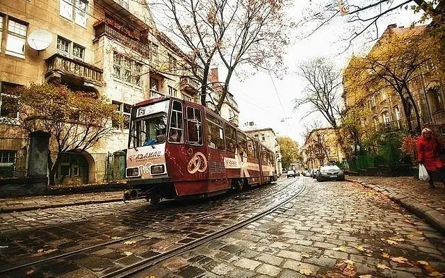 Вхід у заклади вакцинованих та рекорд магазину «Трембіта». Головне за добу