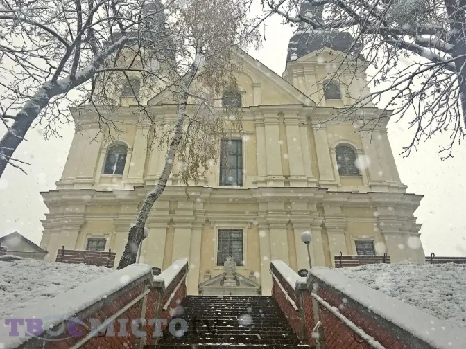 У Львові на сьогодні прогнозують сильний дощ зі снігом