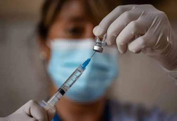 Вакцина CoronaVac проти Covid-19 запобігає госпіталізації на 96%. Дослідження