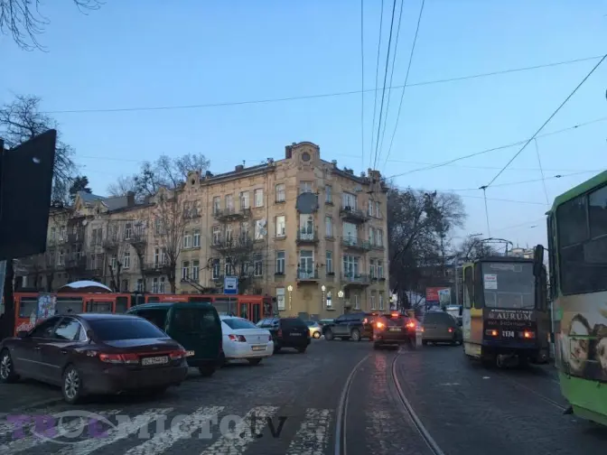 Ситуація на дорогах Львова: на площі Франка заблокований рух