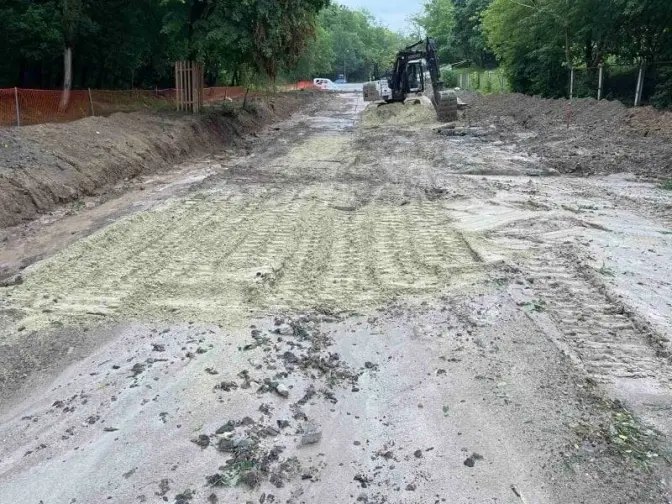 Які ремонтні роботи зараз тривають на вулиці Пилипа Орлика