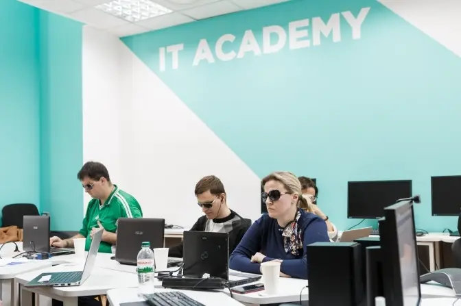 П’ятеро студентів із порушенням зору влаштувалися в найбільшій ІТ компанії Львова