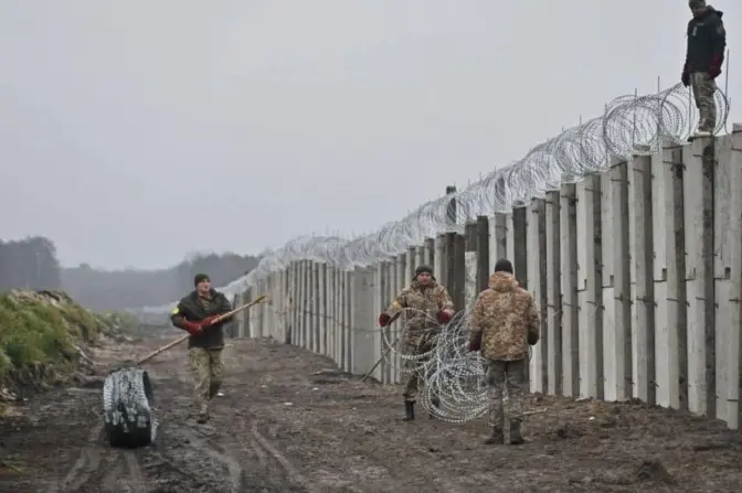На кордоні з Білоруссю мінують дороги та лісові смуги