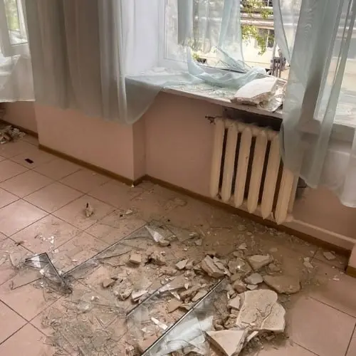 Унаслідок атаки на Київ, вибуховою хвилею в гімназії винесло 60 вікон з потрійним склопакетом