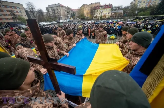 Сьогодні у Львові попрощалися із трьома Героями. Фото
