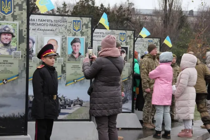 У парку “Нивки” відкрили другу чергу Алеї пам’яті героїв