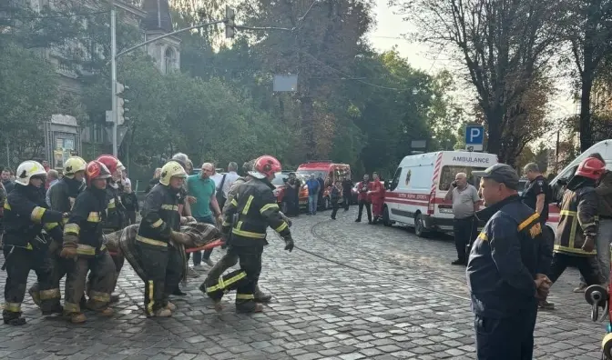 Дівчина з уламком біля серця. В якому стані постраждалі після удару по Львову