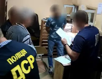 На хабарі викрили службовця львівського управління Укртрансбезпеки