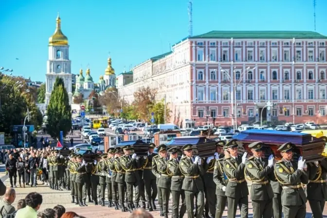 У Києві попрощалися зі спецпризначенцем Тарасом Шпуком та ще чотирма захисниками
