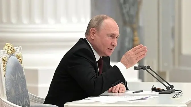 Путін доручив ввести в ОРДЛО російські війська