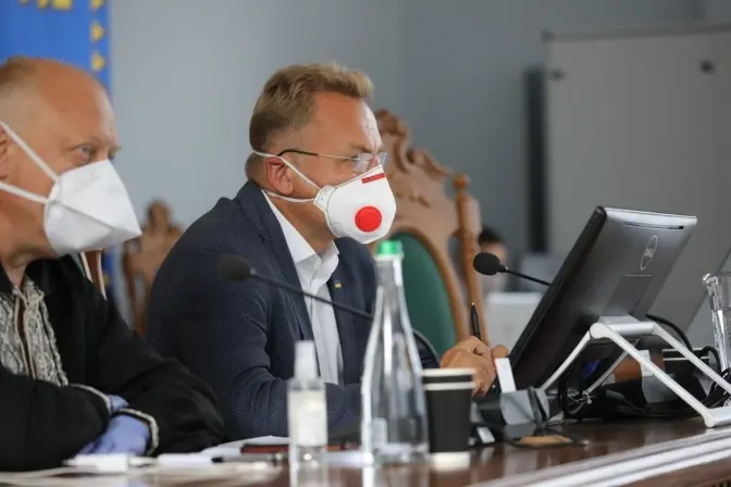 «Двері відчинені». Як вирішують скандал у Львівській міській раді