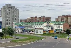В'їзд на територію торогового центру "Шувар" коштуватиме від 5 гривень