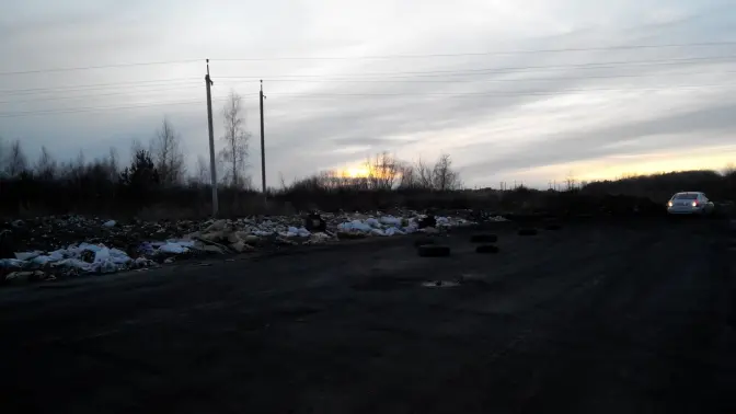 У Львові тренувальна автосмуга стала сміттєзвалищем. Фото