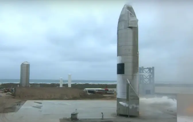 SpaceX запустила прототип Starship, який вперше не вибухнув. Відео