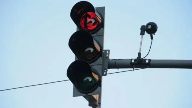 Біля приміського вокзалу у Львові запрацював новий світлофор