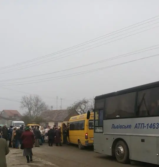 Трасу на Дрогобич перекрили. Деталі. Як об'їхати