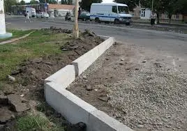 У Львові облаштовують тротуари