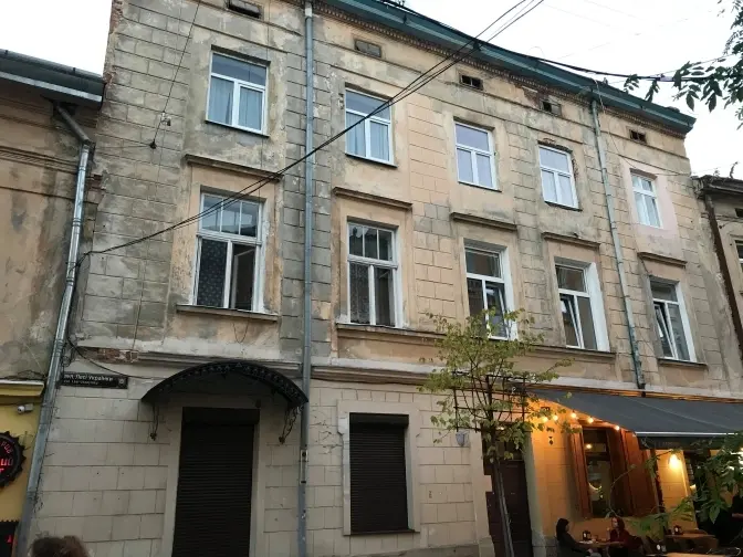 «Вкрадено у львів’ян». В УГП вказали на порушення при передачі ЛМР будинку на Лесі Українки