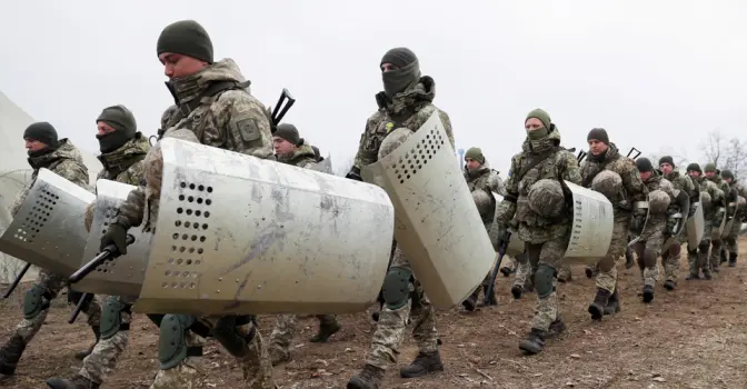 Росія перекидає війська з Херсонського напрямку на Луганський, – Генштаб