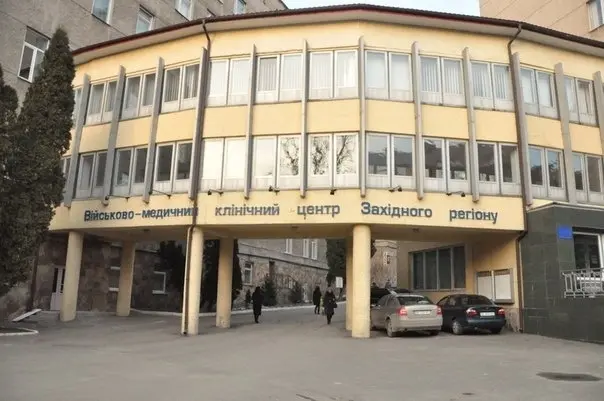 У львівському військовому госпіталі рятують перших поранених від бойових дій