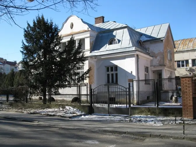 Як у Львові під виглядом відновлення знищили ще одну віллу