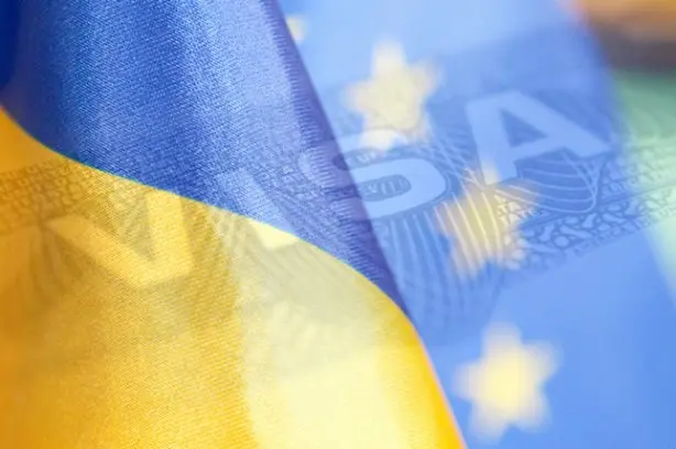 2015 року власники біометричних паспортів зможуть їздити в ЄС без віз