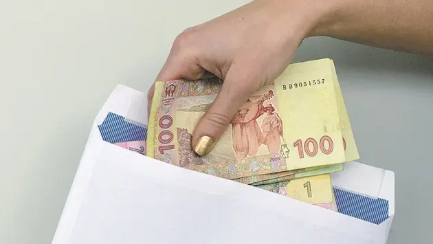 У Львові почали штрафувати підприємців за виплату зарплати «у конвертах»