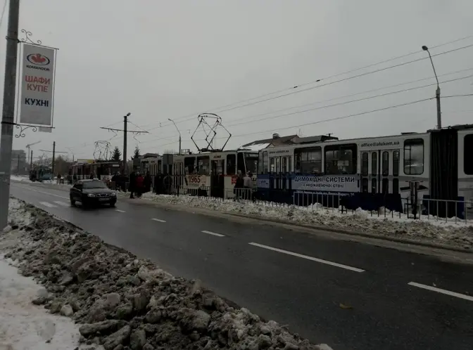Ситуація на дорогах Львова: на вул. Кн. Ольги – затор із трамваїв. Фото